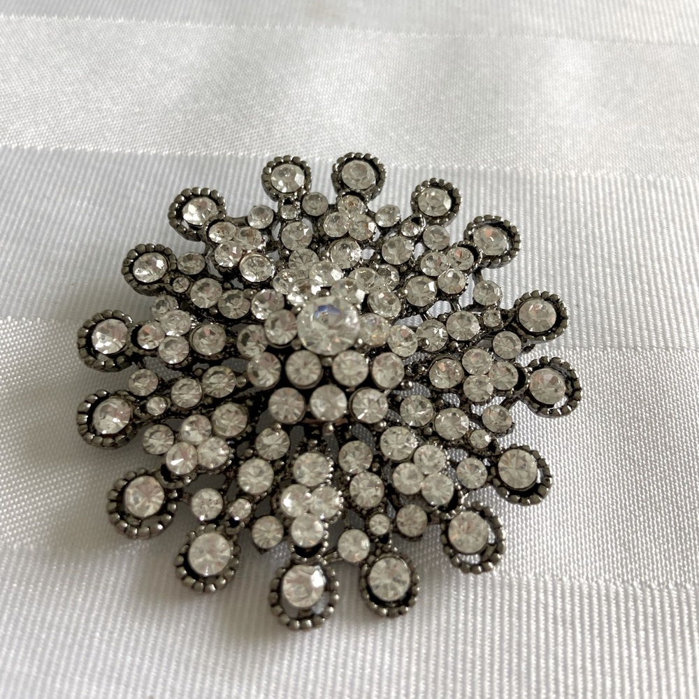 WhiteHouse|BlackMarket Rhinestone Brooch